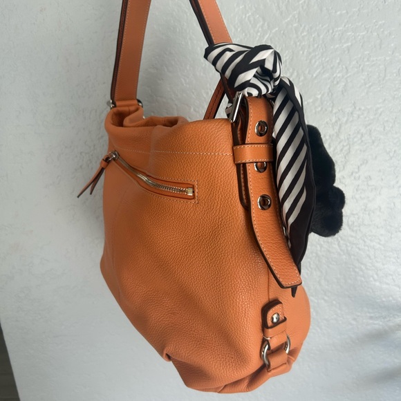 Coach Orange Pebbled Leather Zipper Closure Shoulder Bag 🎃👻🐈‍⬛ - Picture 4 of 8